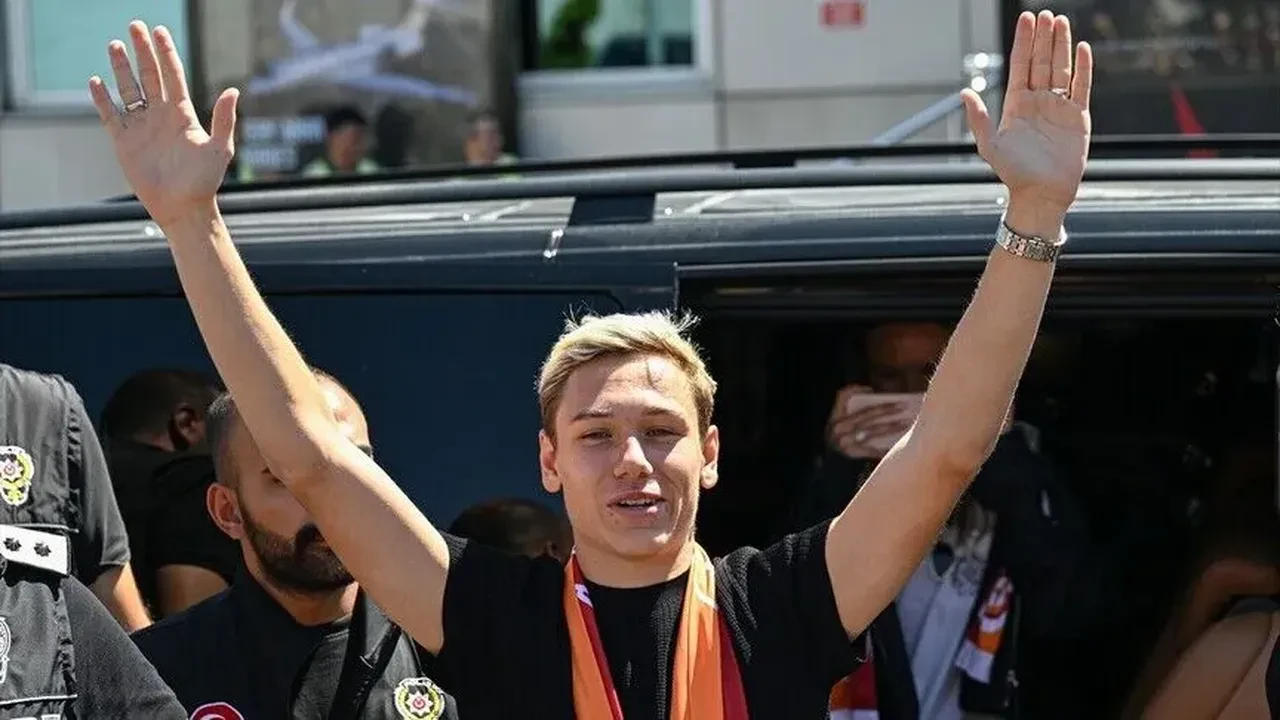 Galatasaray'da Mertens'in veliahtı Batrakov! Serbest kalma maddesi dudak uçuklattı