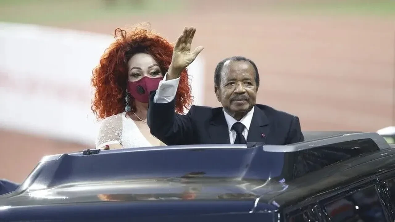 Kamerun Cumhurbaşkanı Biya 74 gün sonra ülkesine döndü! Muhalefet küplere bindi: Yardımcını niye atamadın?
