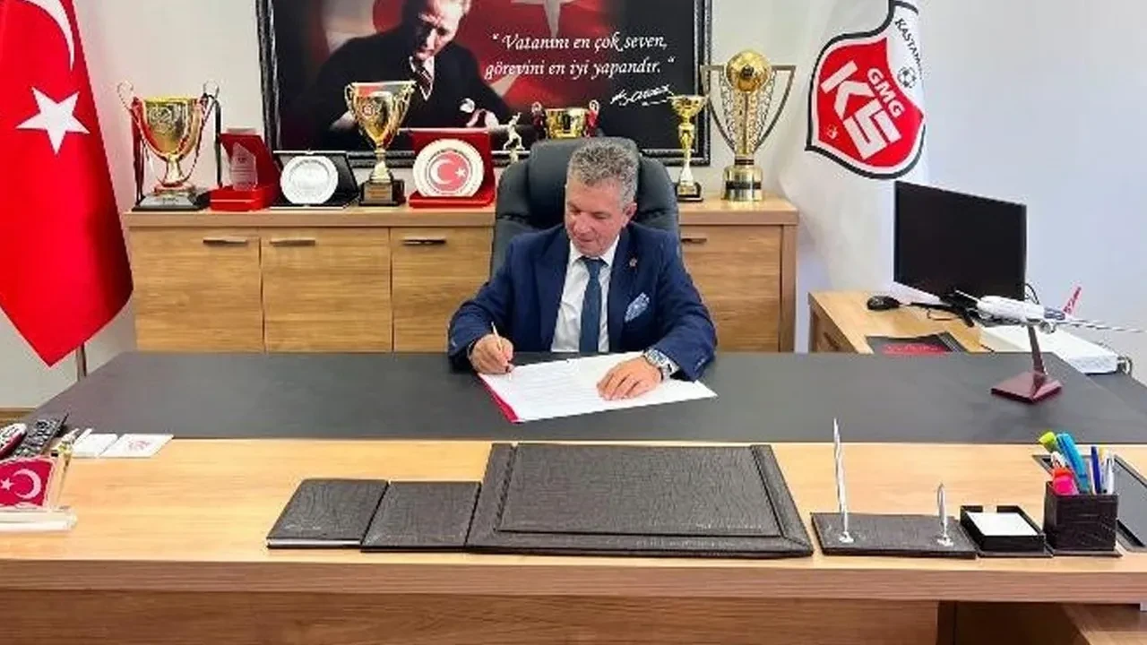 Kastamonuspor Başkanı Cevat Şenkardeşler yönetim kurulu üyelerinin istifasını istedi! Kendisi görevden alındı