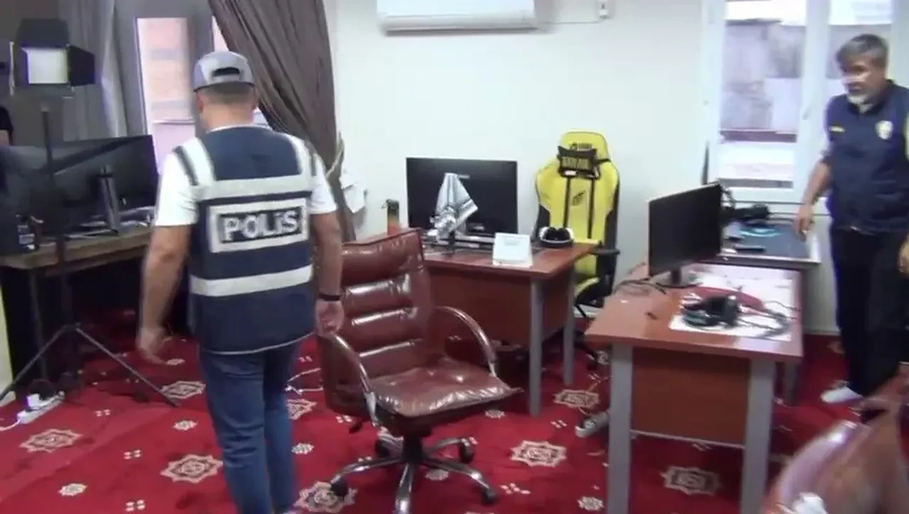 Kuytulcular operasyonunda şok detaylar! Bilgisayar kasalarını boşaltıp hard diskleri tek tek yok etmiş