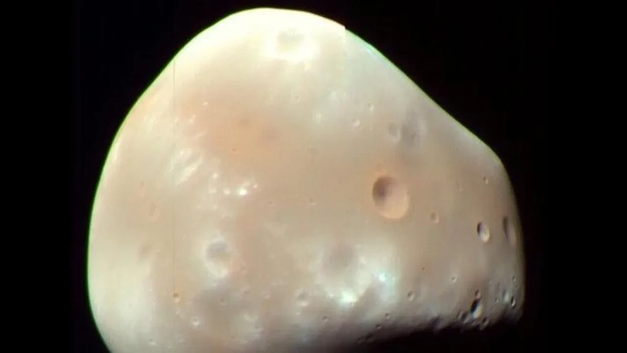Mars'ın gizemli uydusu Deimos'un sırrı çözüldü! Milyonlarca yıl önce ne olduğu ortaya çıktı