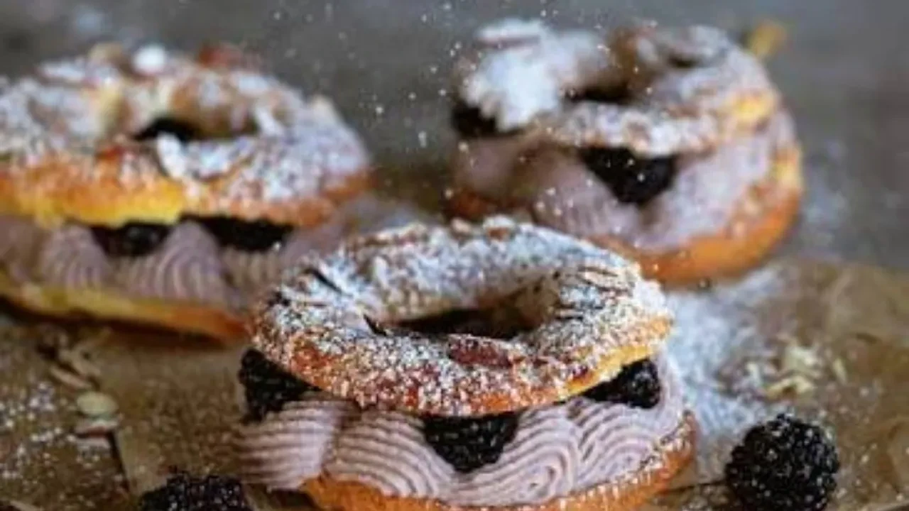 MasterChef'te görünce merak ettim! Çıtır hamur ve dolgun kremalı Paris Brest tatlısını evde denedim
