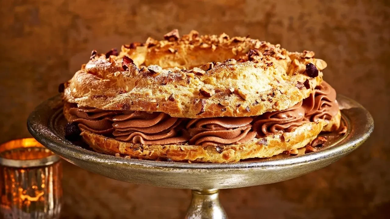 MasterChef'te görünce merak ettim! Çıtır hamur ve dolgun kremalı Paris Brest tatlısını evde denedim