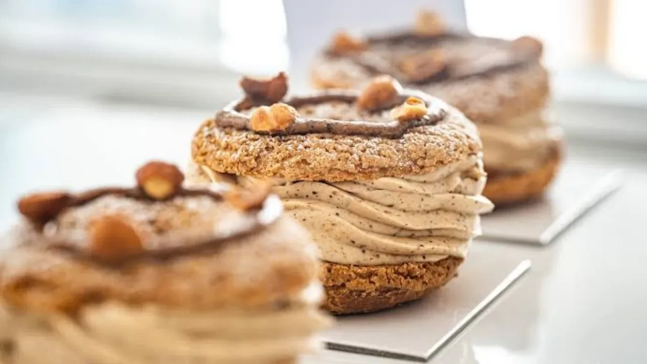 MasterChef'te görünce merak ettim! Çıtır hamur ve dolgun kremalı Paris Brest tatlısını evde denedim