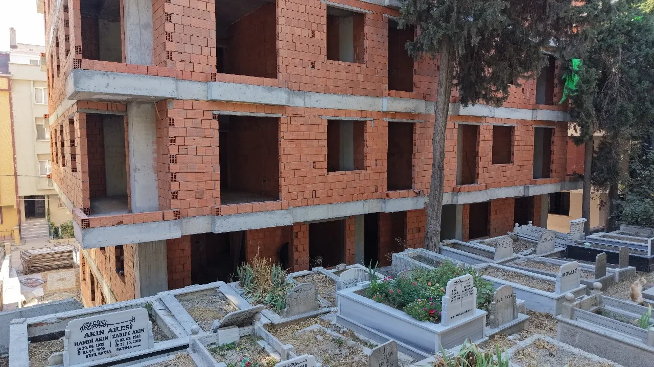Mezarlık manzaralı sıfır daireler! 