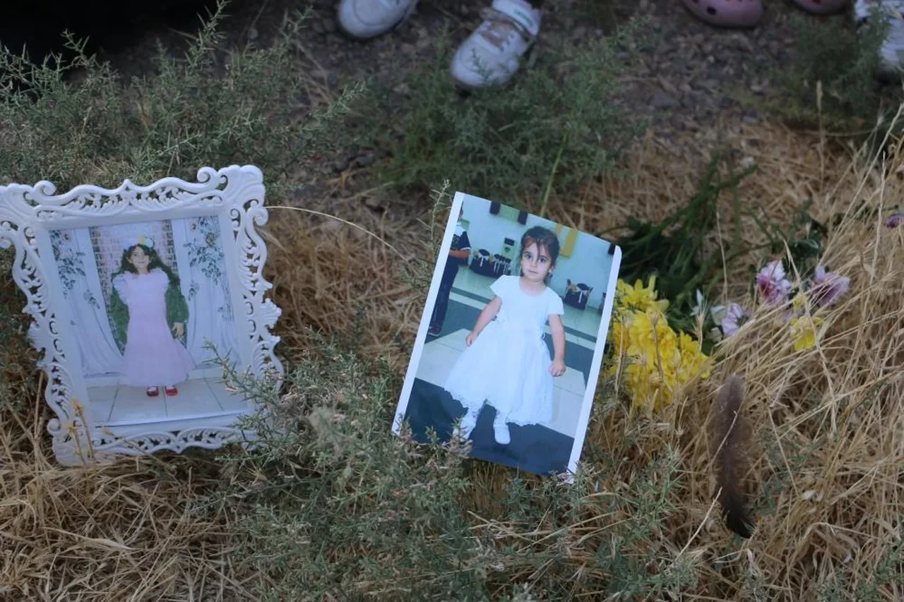 Narin hayattan koparılışının 2'inci yılında mezarı başında anıldı! Baba Arif Güran'ın sözleri yürekleri dağladı: Narin'in hakkı yerdedir