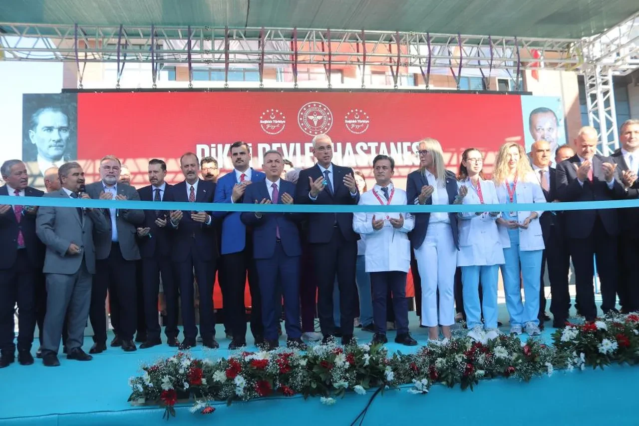 Sağlık Bakanı Kemal Memişoğlu İzmir'e yeni müjdeyi verdi: Tınaztepe Şehir Hastanesini de inşa edeceğiz