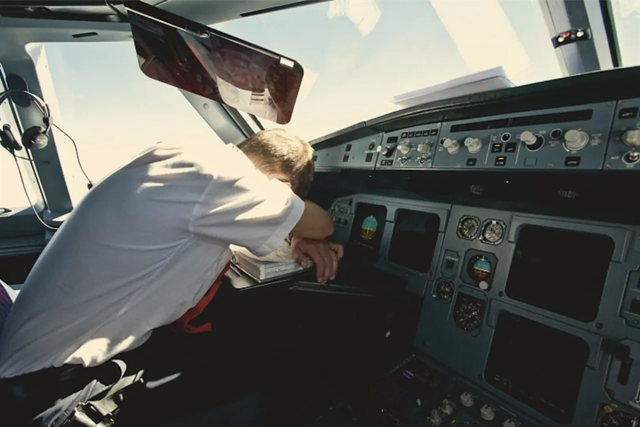 Yolcu uçağında 2 pilot da uyudu! Uçak 'havadaki tehlike' haline geldi