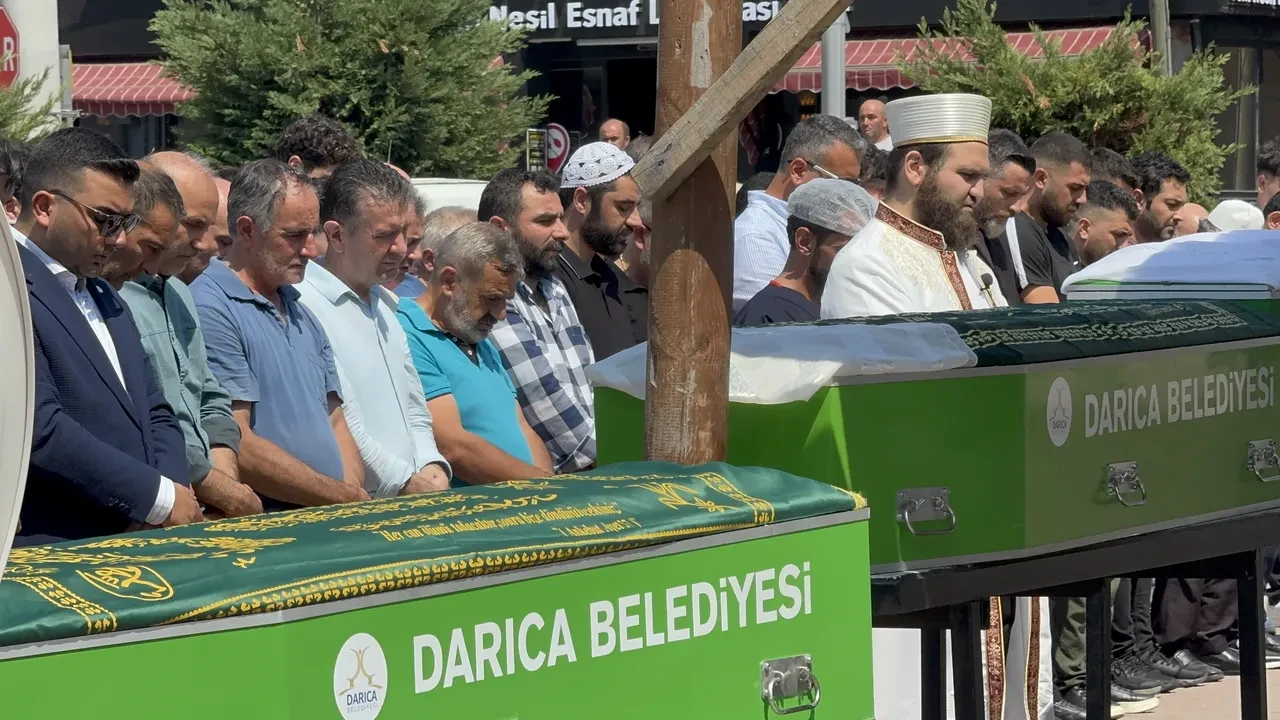 3 kardeşin yan yana tabutları yürek yaktı! Doğum gününde toprağa verildi: Gözyaşları sel oldu