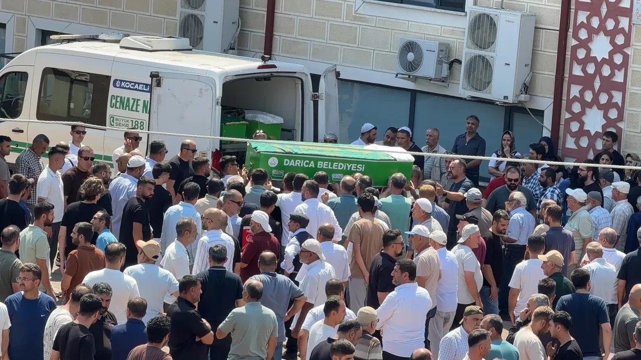 3 kardeşin yan yana tabutları yürek yaktı! Doğum gününde toprağa verildi: Gözyaşları sel oldu