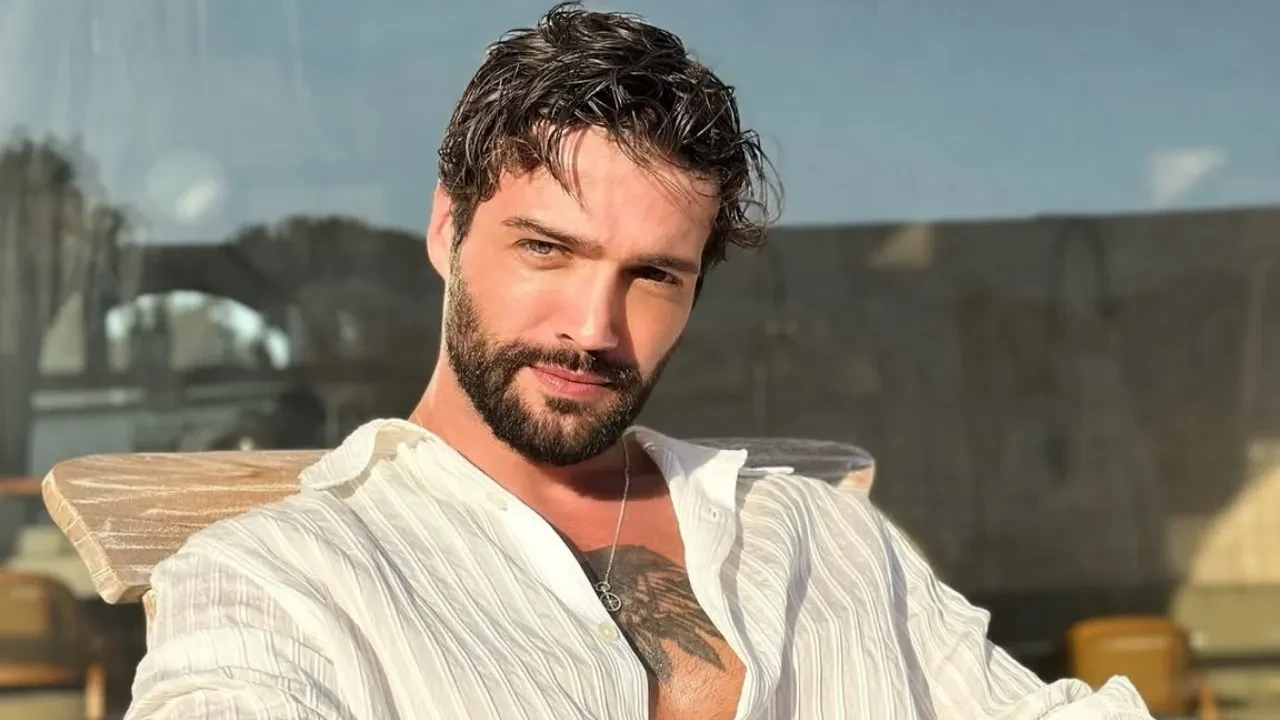 ABİ dizisinin 'Sefa'sı Mert Demirci, kadroya katılan Bergüzar Korel hakkında konuştu! "Çok güzel bir güç olacak bizim için"