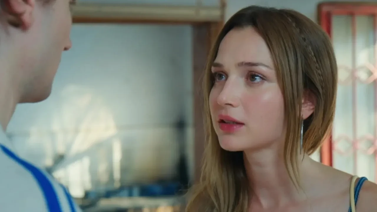 Daha 17'nin Leyla'sı Ceren Ayruk'tan aşk iddialarına cevap! Rol arkadaşı Çağan Efe Ak ile anılıyordu