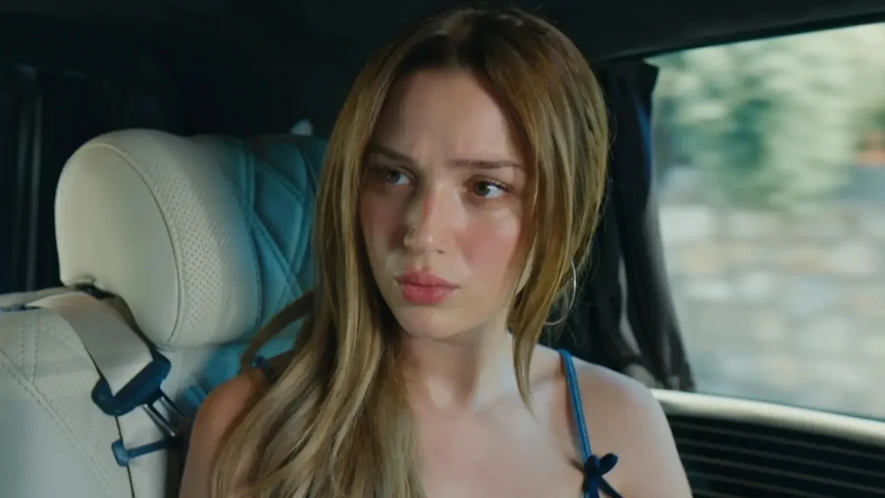 Daha 17'nin Leyla'sı Ceren Ayruk'tan aşk iddialarına cevap! Rol arkadaşı Çağan Efe Ak ile anılıyordu