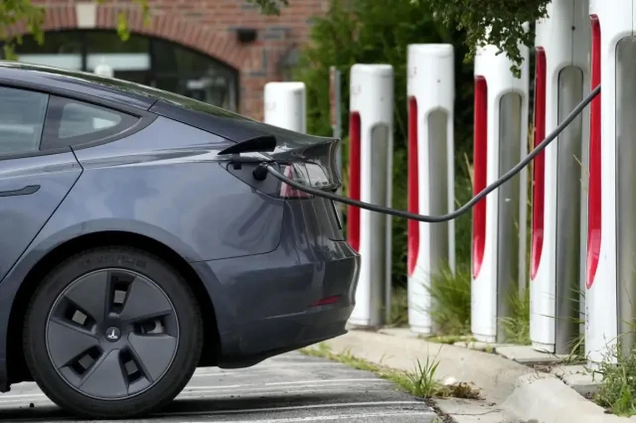 Elektrikli araç kullanıcılarının en büyük hatası ortaya çıktı! Bataryayı 2,5 kat daha hızlı bitiriyor