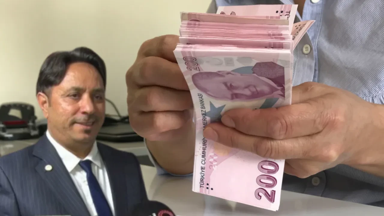 Ev kadınlarına emeklilik müjdesi! Meclis'e sunuldu, İsa Karakaş detayları anlattı
