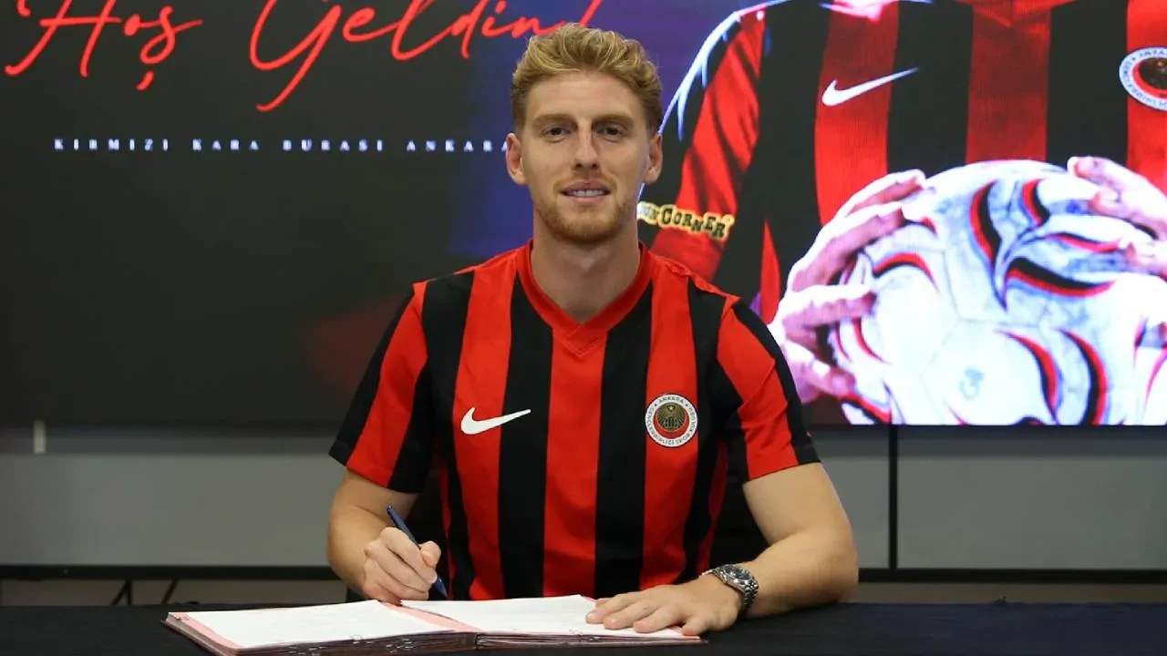 Galatasaray'da ayrılık açıklandı! Geleceği merakla bekleniyordu: Süper Lig ekibinin yolunu tuttu