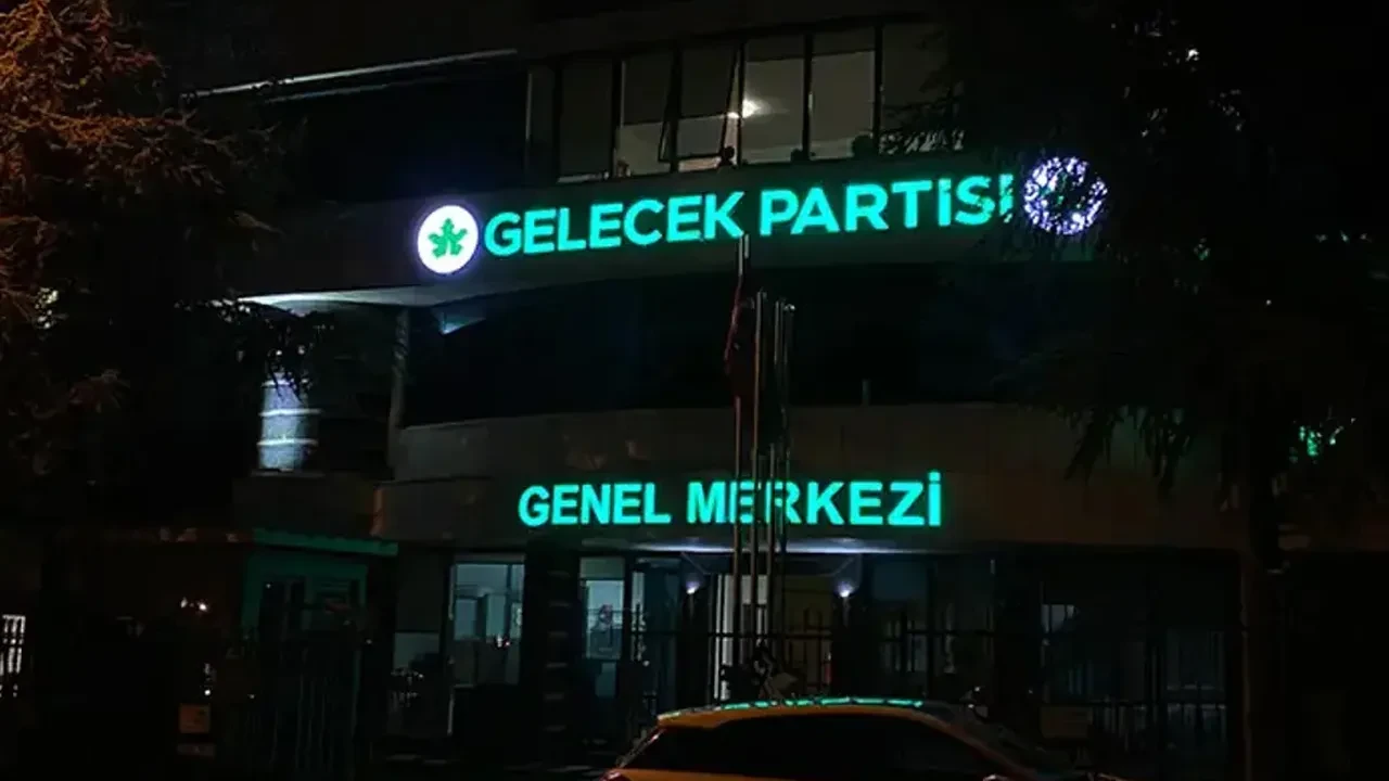 Gelecek Partisi resmen feshedildi! Siyasi faaliyetlerine son verildi