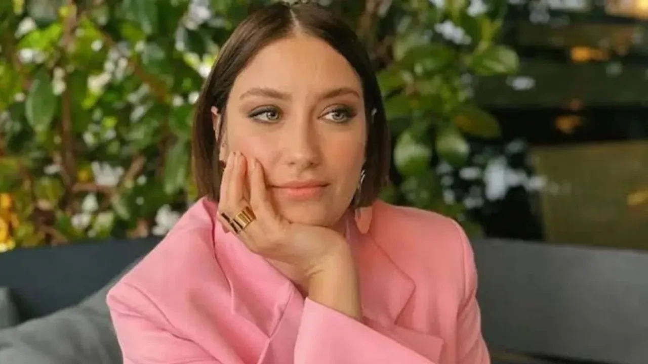 Hazal Kaya Uzak Şehir kadrosuna mı katıldı? Hazal Kaya Uzak Şehir dizisinde hangi rolü oynayacak?