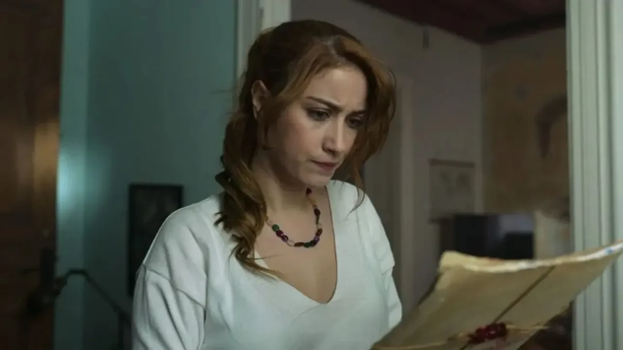 Hazal Kaya Uzak Şehir kadrosuna mı katıldı? Hazal Kaya Uzak Şehir dizisinde hangi rolü oynayacak?