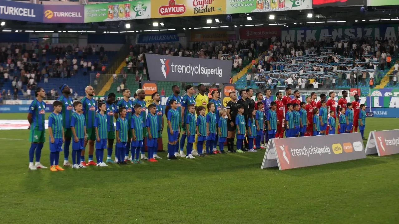 Karadeniz derbisinde kazanan Samsunspor! Kırmızı-beyazlılar, Çaykur Rizespor'u mağlup etti