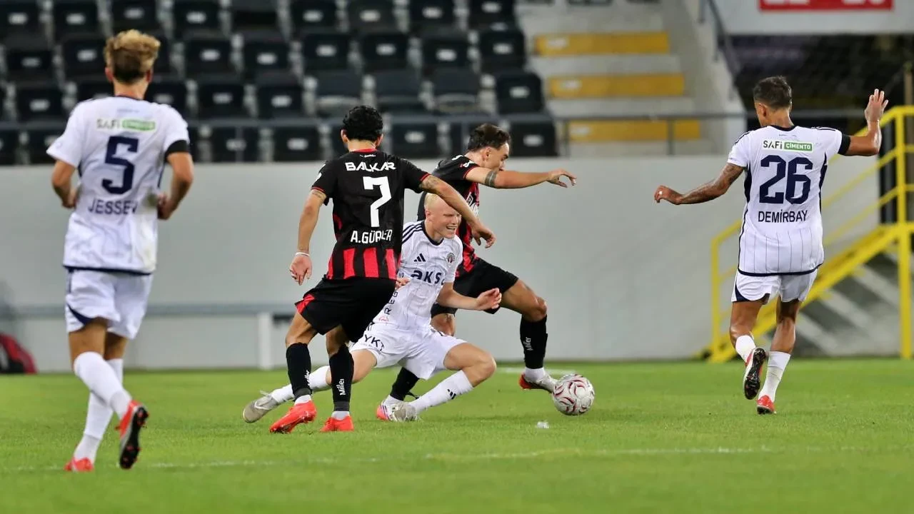 Kasımpaşa 1 attı, 3 aldı! İstanbul ekibi, Çorum FK'yi mağlup etti