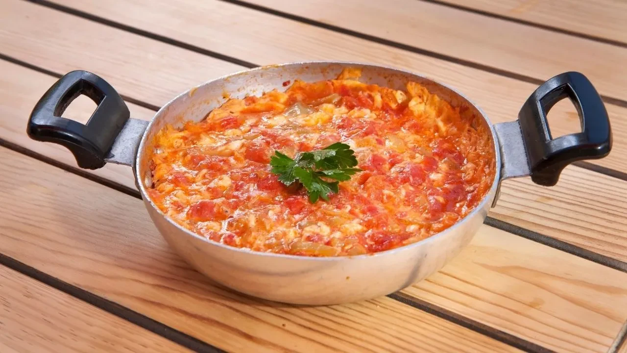 Kokusuyla çocukluğumuza götüren gerçek menemen tarifi! Kimse bilmez ama Batmanlılar menemene öyle bir şey ekliyor ki