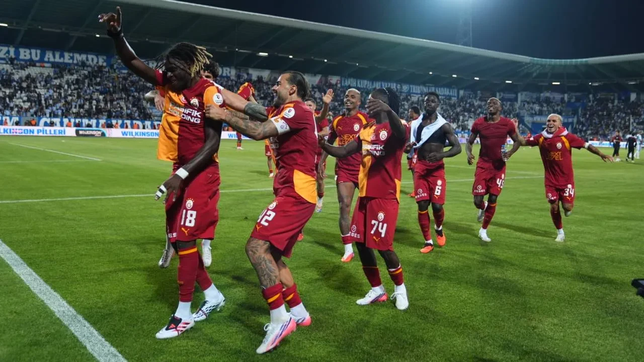 Osimhen, Galatasaray tarihine geçti! Nijeryalı yıldız gollerine devam ediyor