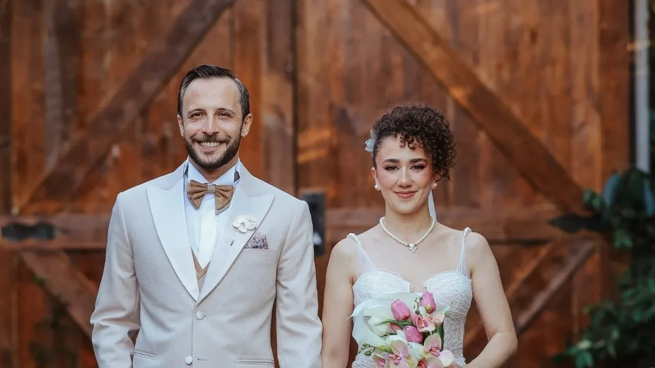 Şakir Paşa Ailesi’nin Hakkiye’si Yağmur Başkurt evlendi! Ayşenil Şamlıoğlu memur, Şevval Sam ve Gonca Cilasun nikah şahidi oldu