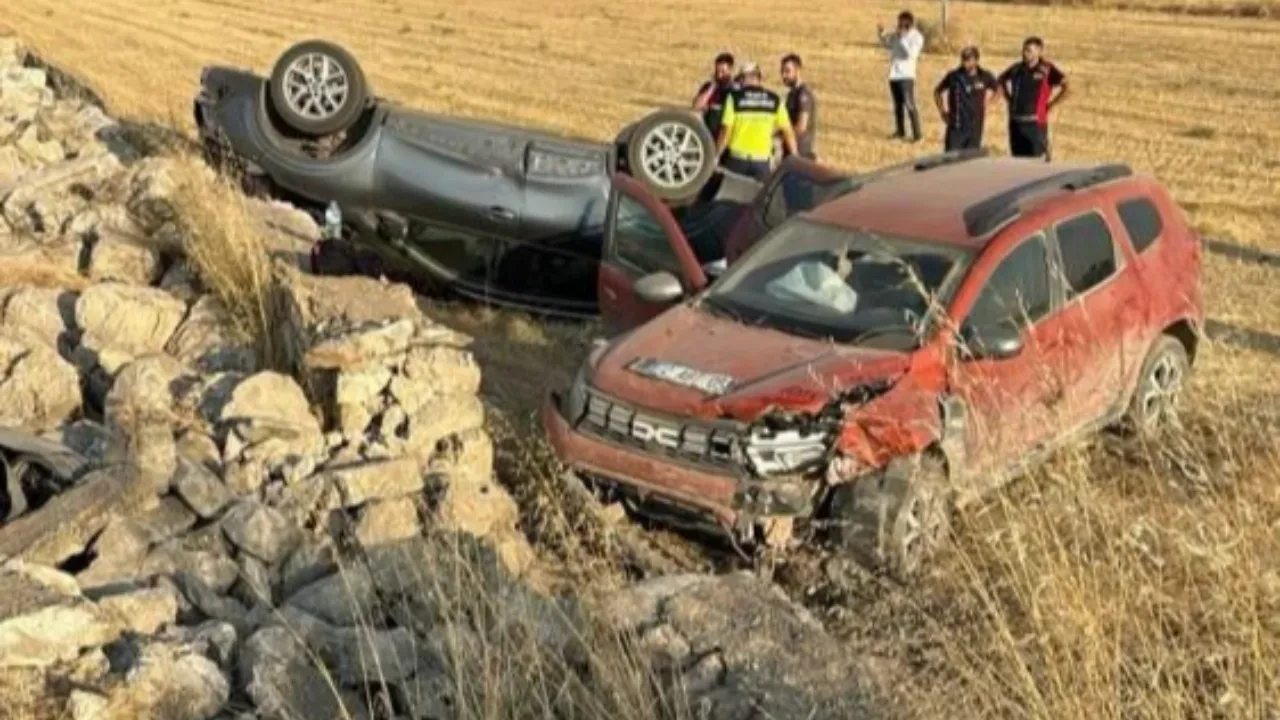 Afyonkarahisar'da feci kaza! İki araç çarpıştı: 1 ölü, 5 yaralı
