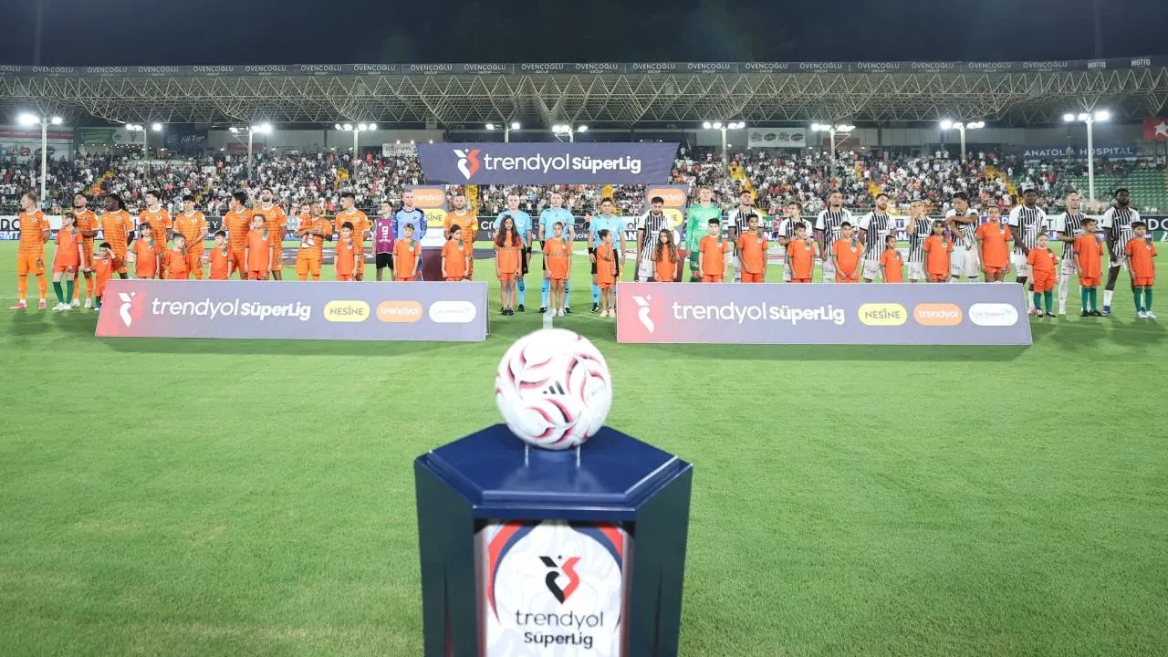 Beşiktaş'a Alanyaspor çelmesi! Siyah-beyazlılar, deplasmanda kaybetti