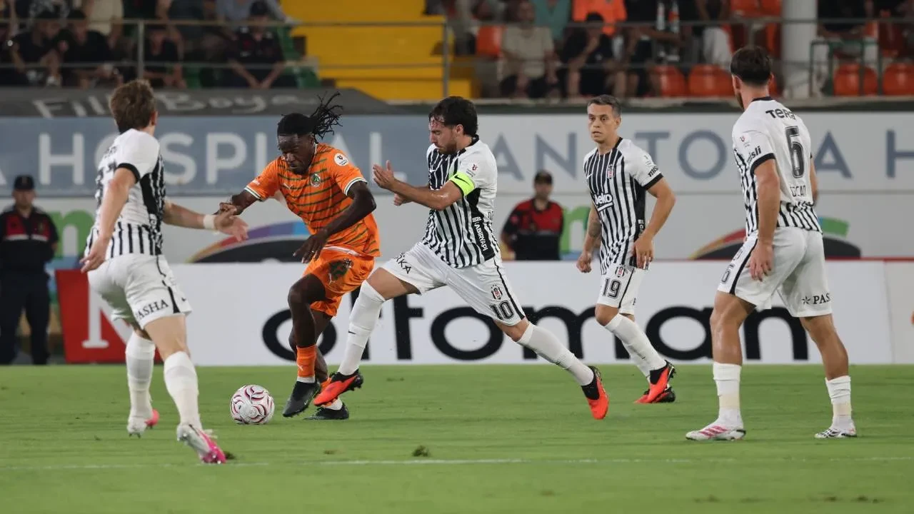 Beşiktaş'a Alanyaspor çelmesi! Siyah-beyazlılar, deplasmanda kaybetti