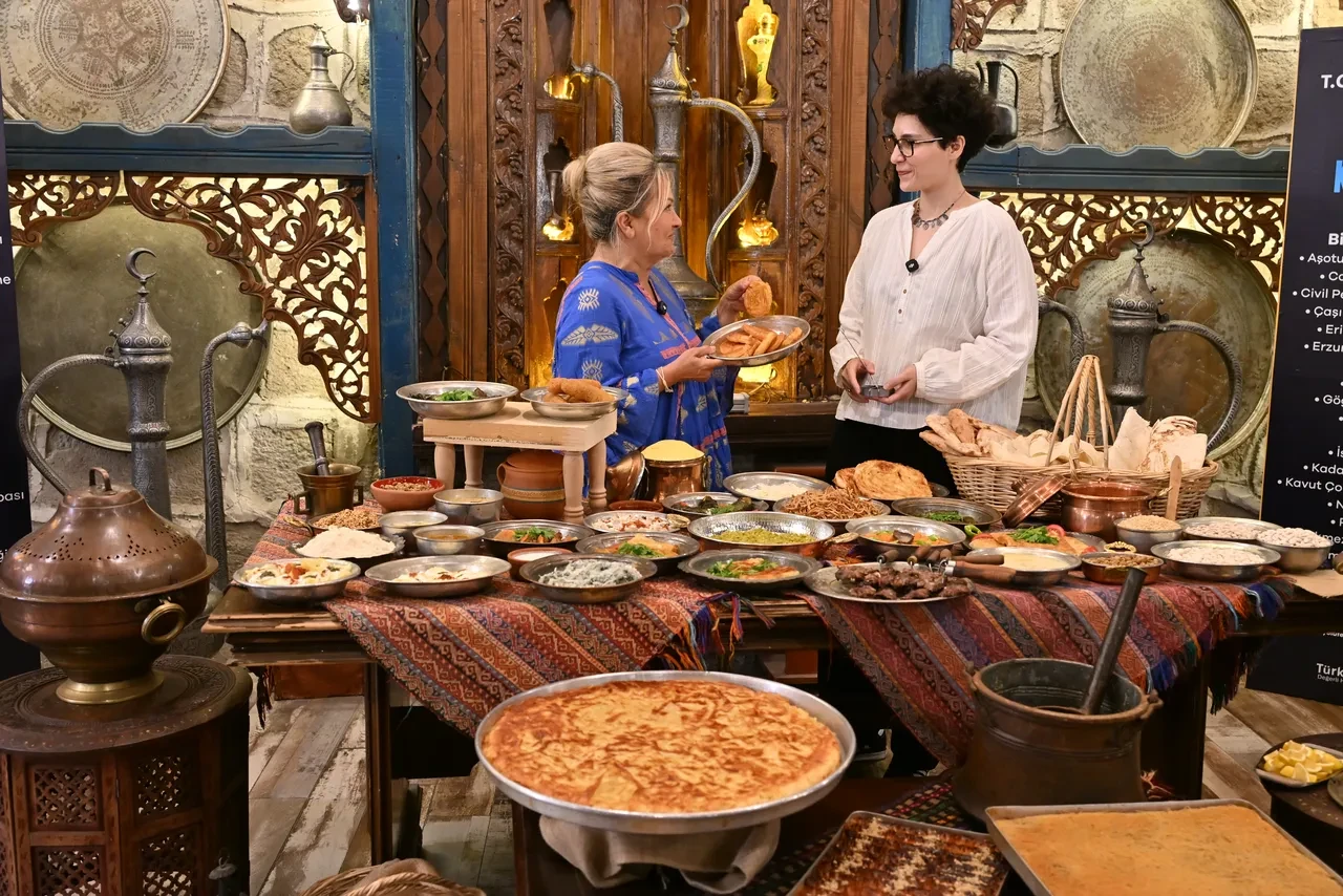 Erzurum Kültür Yolu Festivali'nde gastronomi rüzgarı: Şeflerin favorisi cağ kebabı, kadayıf dolması ve su böreği oldu