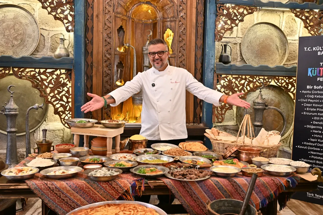 Erzurum Kültür Yolu Festivali'nde gastronomi rüzgarı: Şeflerin favorisi cağ kebabı, kadayıf dolması ve su böreği oldu