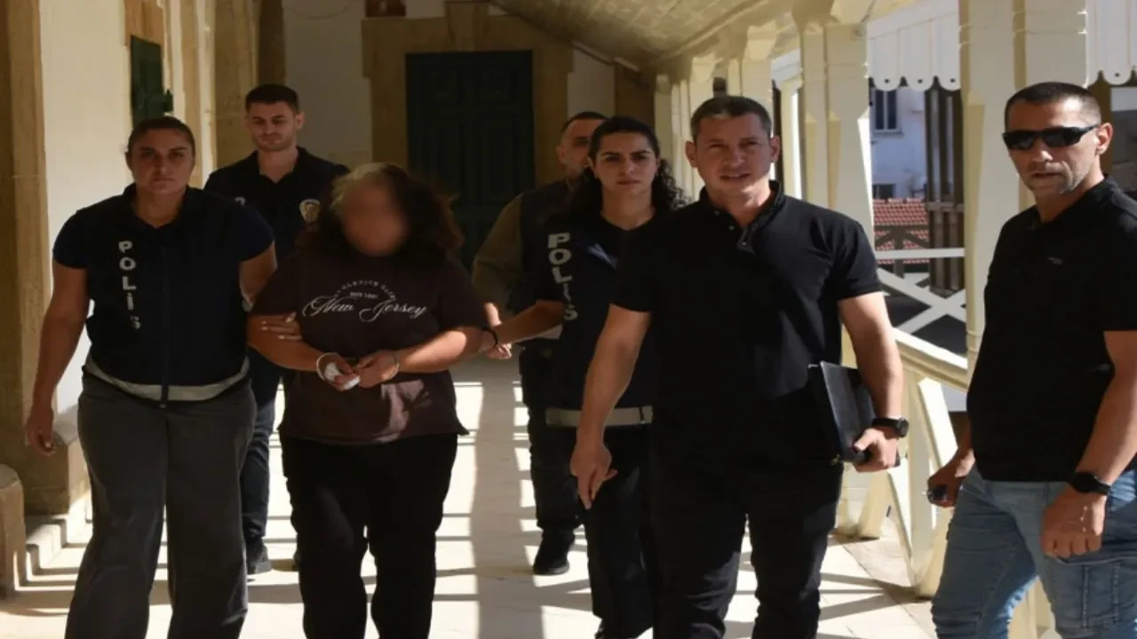 Kadın, eşini uykusunda çakıyla öldürdü! Cinayetin sebebini anlatıp teslim oldu