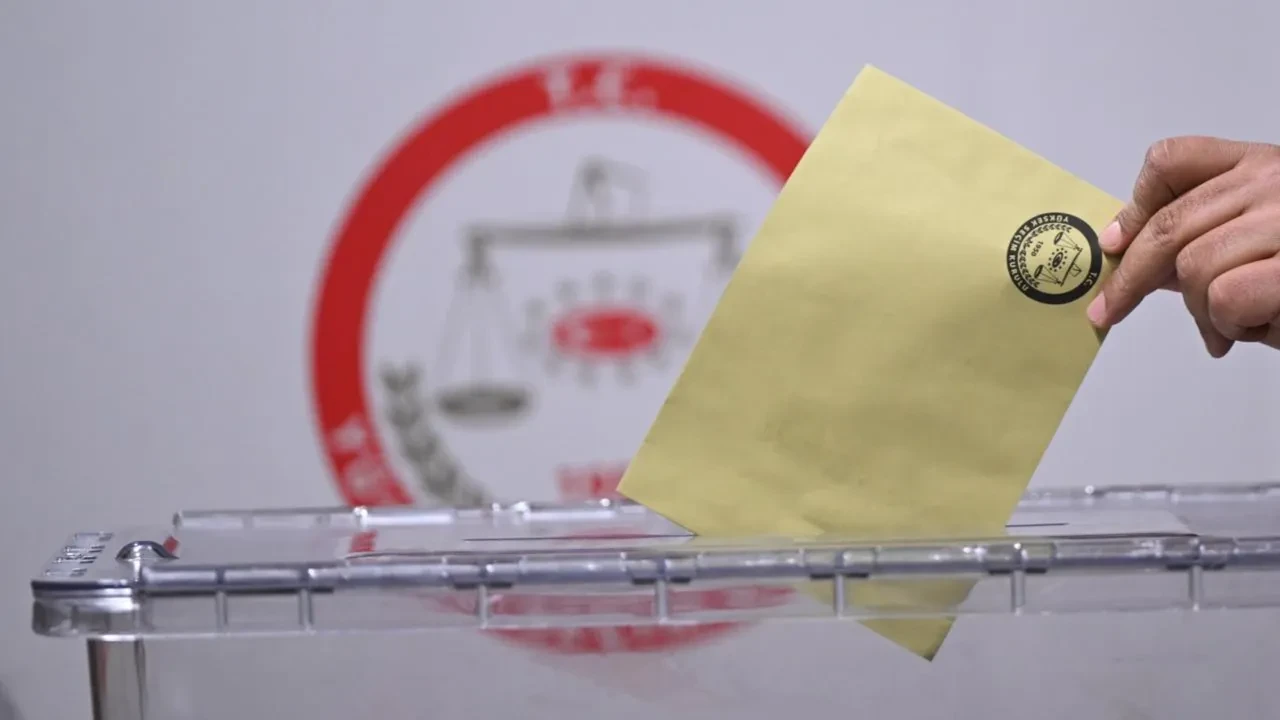 'Türkiye'yi kim yönetsin?' anketinde çarpıcı sonuç!  Erdoğan zirvede, muhalefet 'hiçbiri'ni geçemedi!