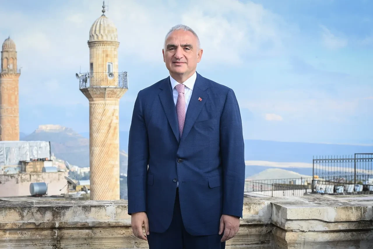 Bakan Ersoy duyurdu: Depremde hasar gören iki tarihî cami Mevlid Kandili’nde yeniden ibadete açılıyor!