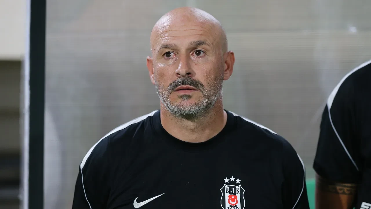 Beşiktaş'ta Italiano, Alanyaspor yenilgisiyle ilgili konuştu! "Ders çıkarıp yolumuza devam etmeliyiz"
