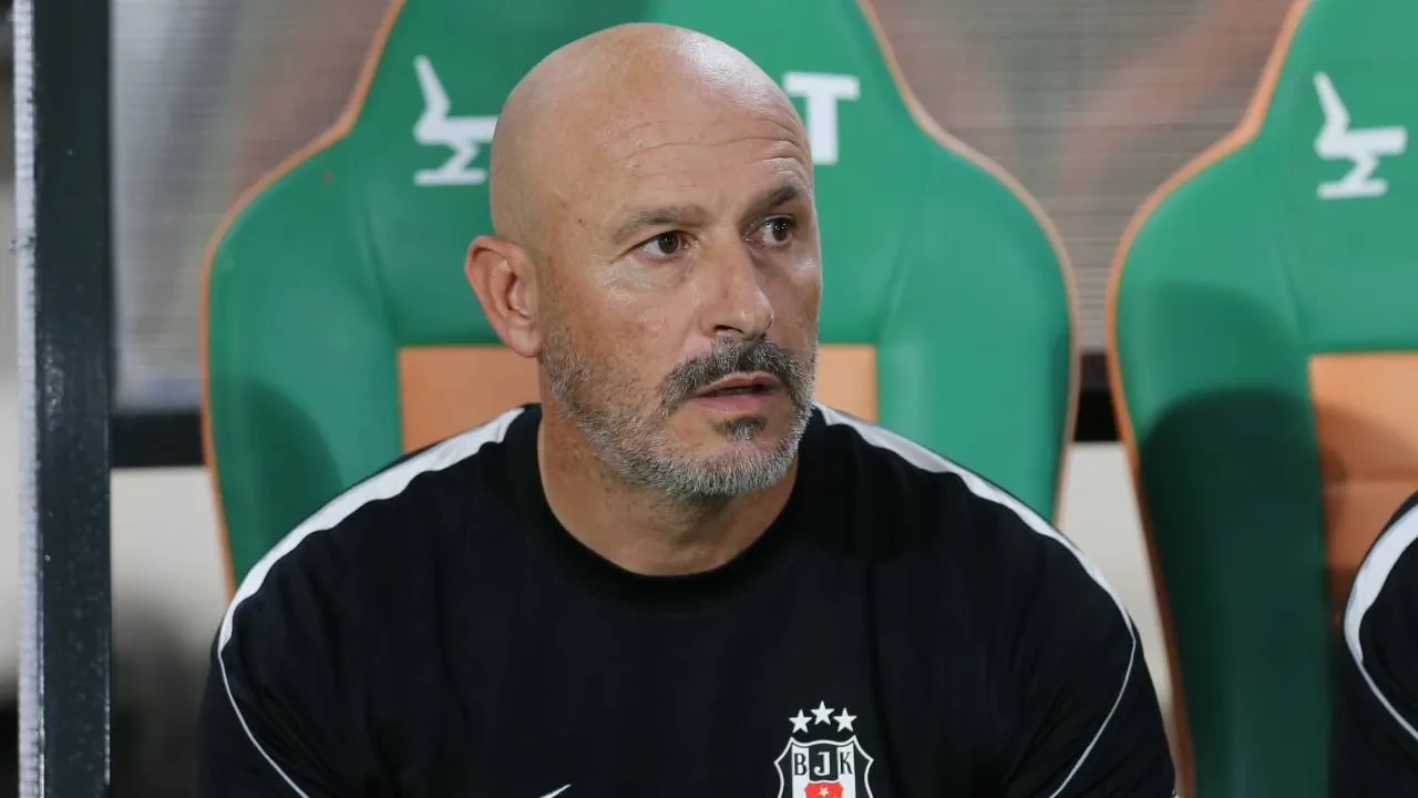 Beşiktaş'ta Italiano, Alanyaspor yenilgisiyle ilgili konuştu! "Ders çıkarıp yolumuza devam etmeliyiz"