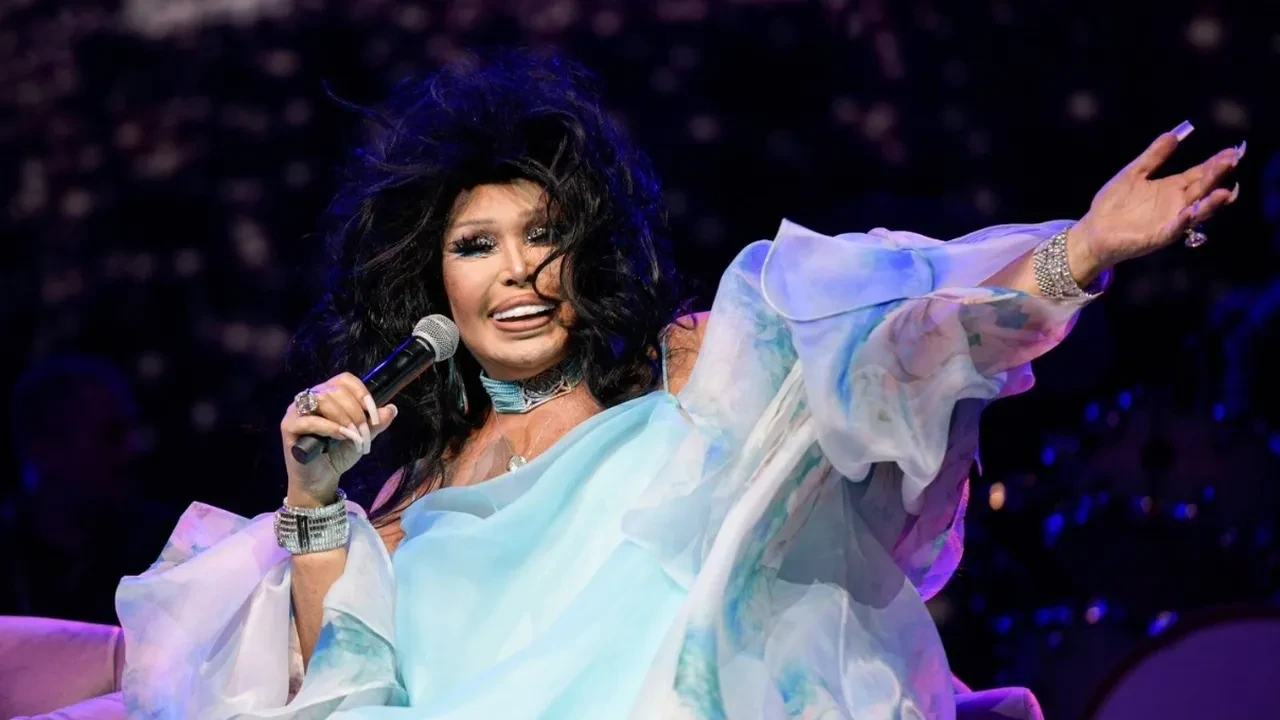 Bülent Ersoy, konser öncesi fenalaştı! Serum alıp sahneye çıktı ama tepkilere sinirlendi