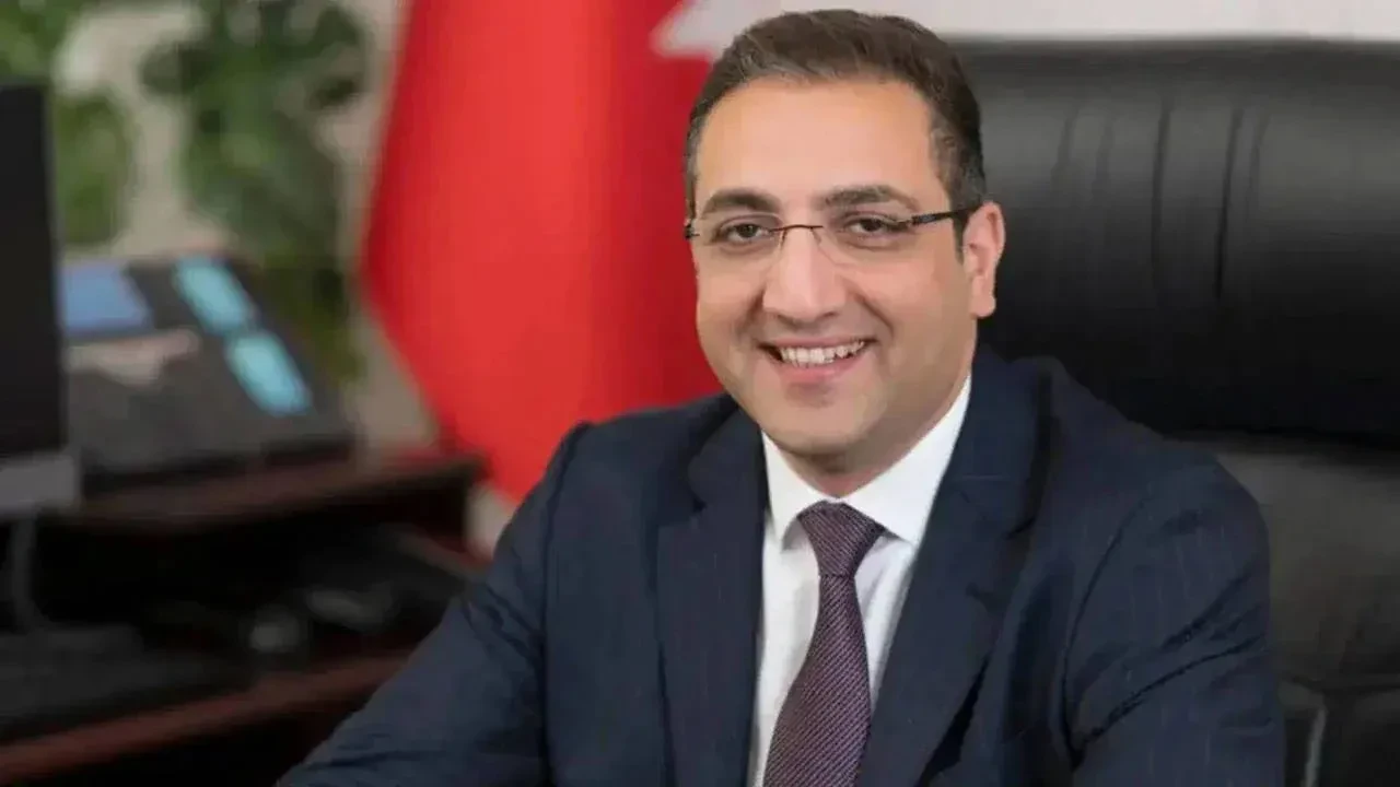 CHP'li Balçova Belediye Başkanı Onur Yiğit göreve iade edildi