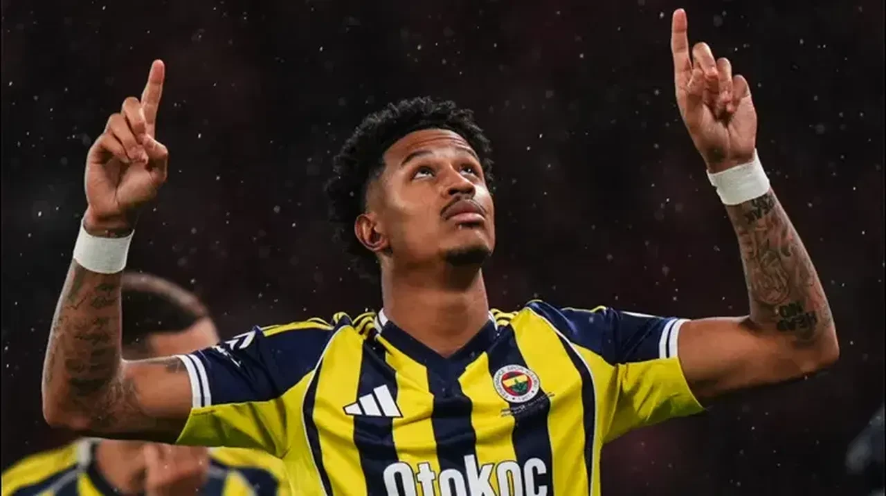 Fenerbahçe'de bir ayrılık daha! Jayden Oosterwolde Roma ile anlaştı: Gidiş tarihi belli oldu