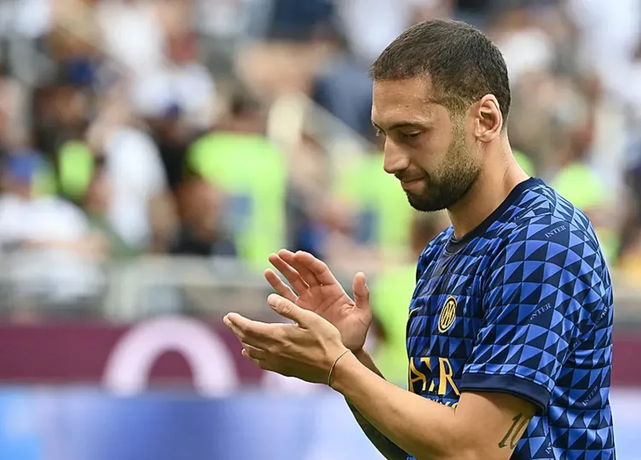 Fenerbahçe'de Hakan Çalhanoğlu sesleri! Milli yıldız transfer kararını verdi