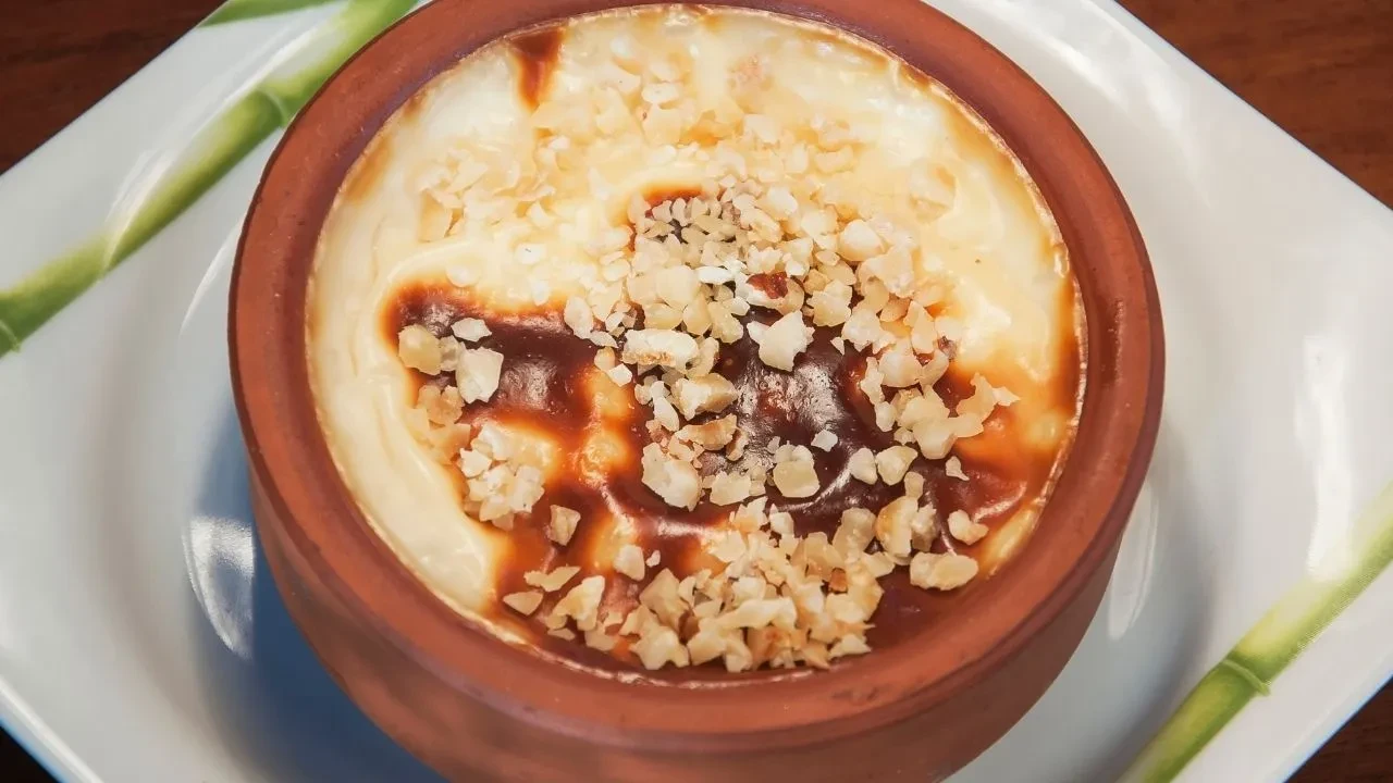 Masterchef kaptanlık oyununda yapıldı, tarifi dikkat çekti! Ev yapımı az ölçülü 2 kişilik sütlaç tarifi ve yapılışı
