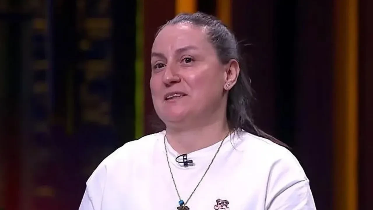 Masterchef Gül 7 yaşındaki çocuğuyla şiddetin ortasında kaldı! Mehmet Şef’ten yürekleri ısıtan sürpriz