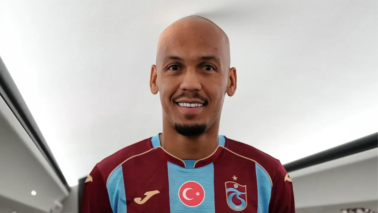 Trabzonspor yeni transferi Fabinho'yu resmen açıkladı! Geliş saati belli oldu