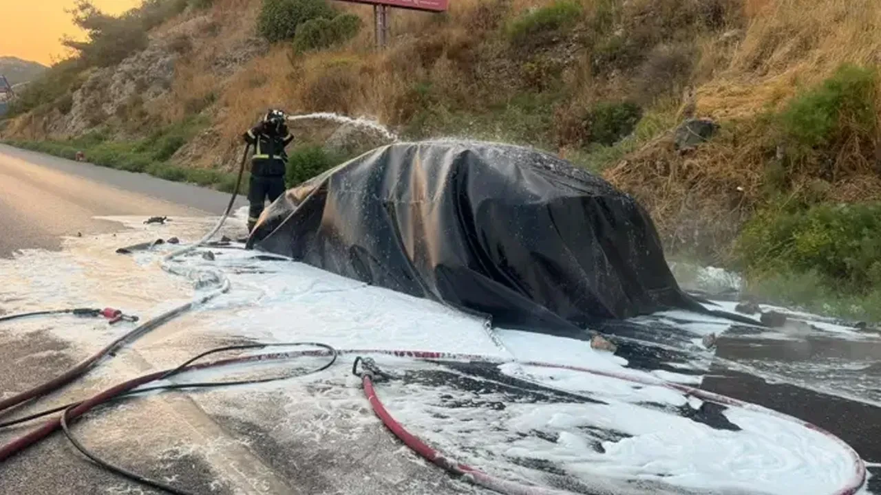 8 milyon TL'lik elektrikli araç 12 saat boyunca yandı! 'İlk kez böyle bir şey gördüm'