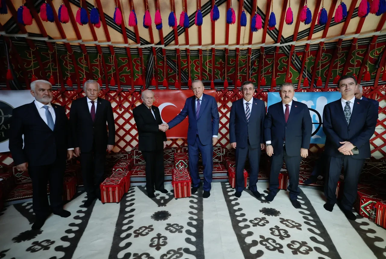 Ahlat'ta Cumhur zirvesi! Cumhurbaşkanı Erdoğan ve Devlet Bahçeli baş başa görüştü