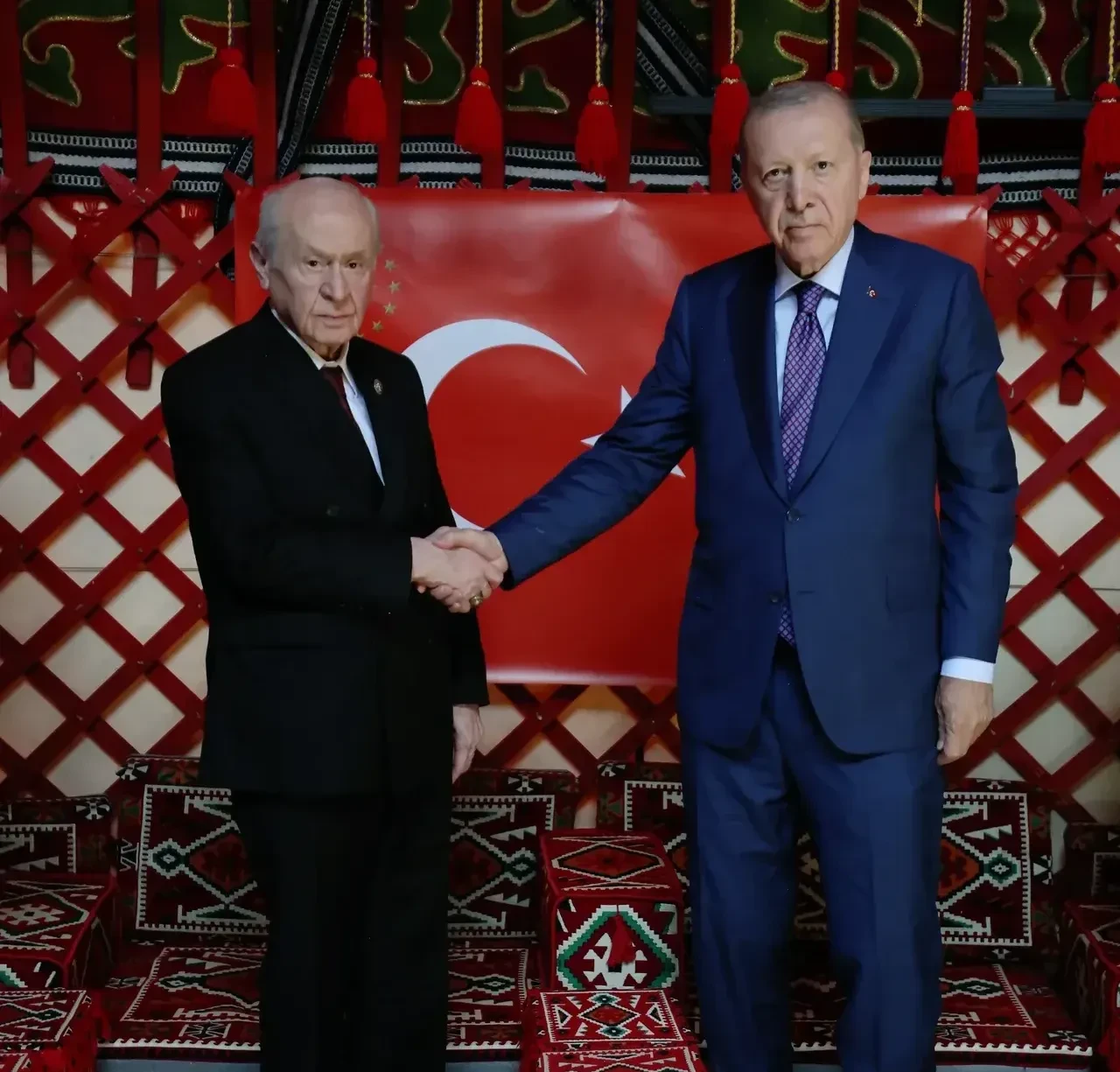 Ahlat'ta Cumhur zirvesi! Cumhurbaşkanı Erdoğan ve Devlet Bahçeli baş başa görüştü