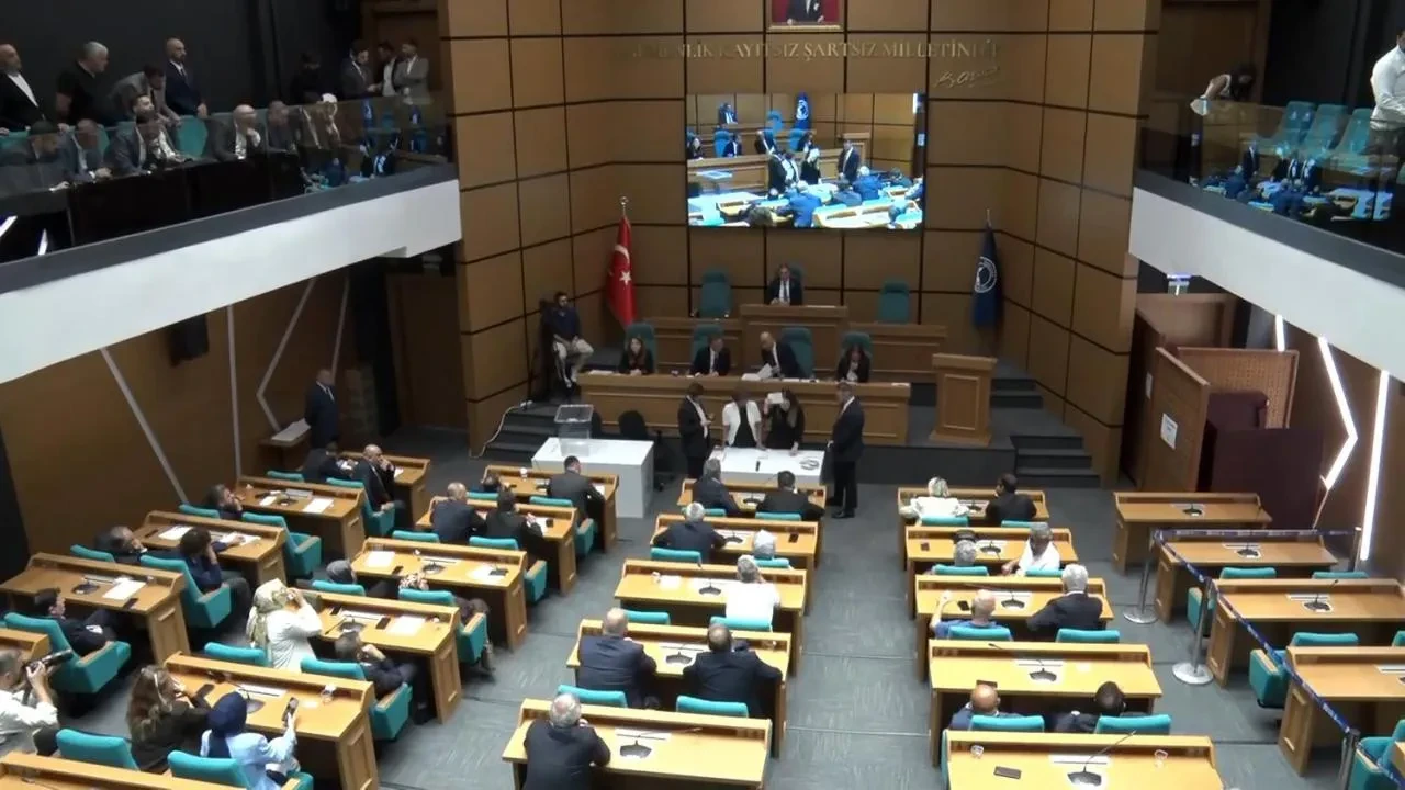 AK Parti itiraz etmişti! Üsküdar Belediyesi belediye başkan vekili seçimi yenilenecek