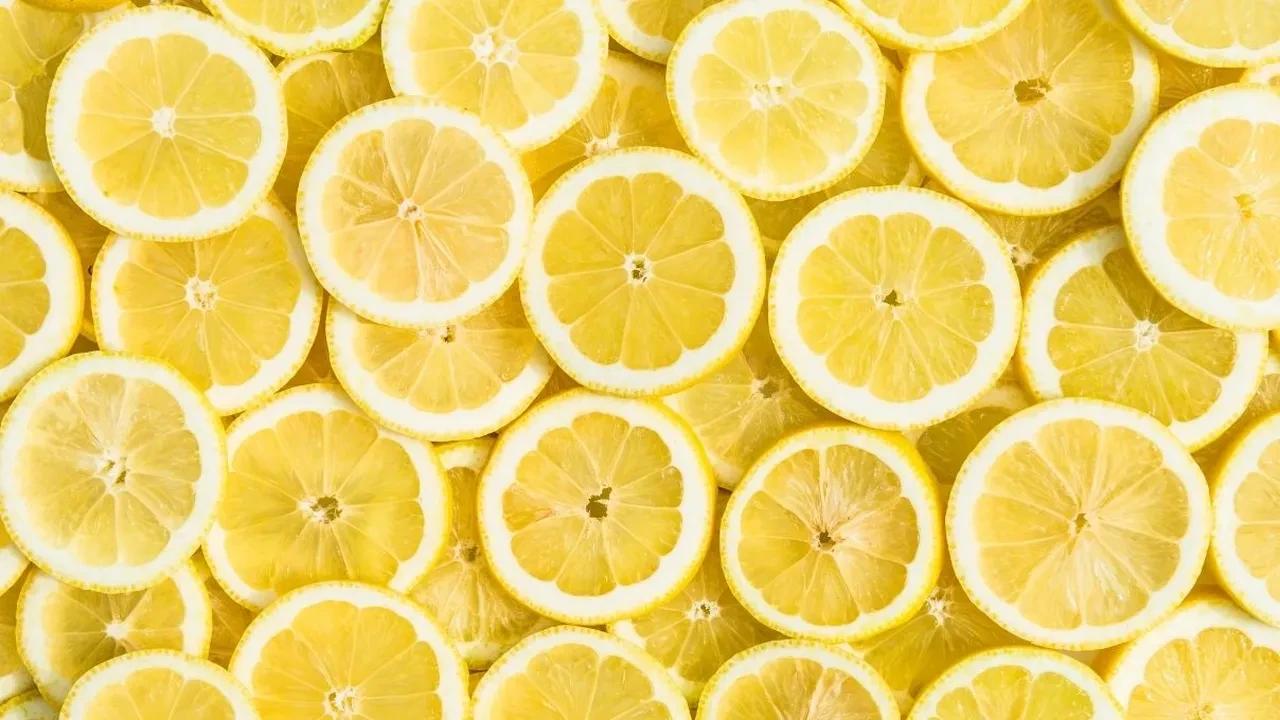 Annemin eski saç bakım sırrı! Limonu böyle kullanıyormuş